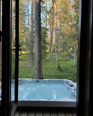 Stylish 4br For 10 - Private Jacuzzi & Sauna Äkäslompolo