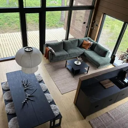 Stylish 4br For 10 - Private Jacuzzi & Sauna Villa *
