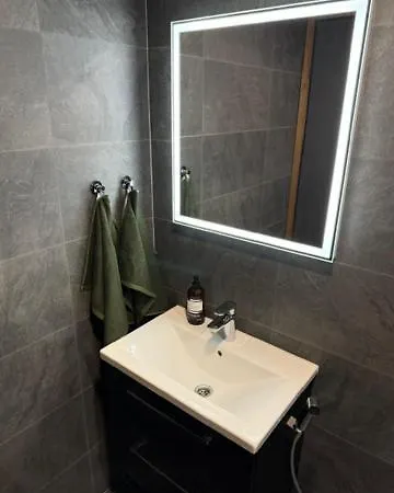 Stylish 4br For 10 - Private Jacuzzi & Sauna Äkäslompolo