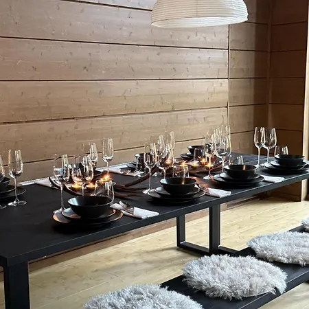Stylish 4br For 10 - Private Jacuzzi & Sauna Willa *