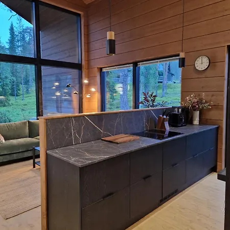 Stylish 4br For 10 - Private Jacuzzi & Sauna *