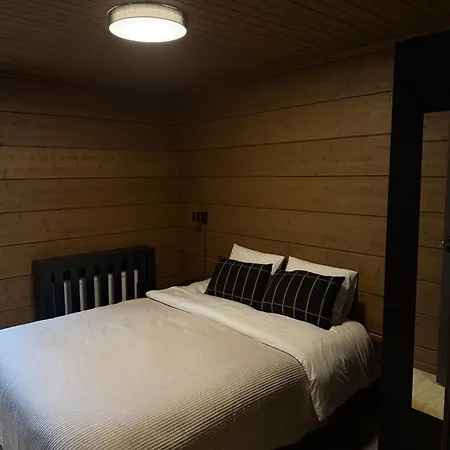 Stylish 4br For 10 - Private Jacuzzi & Sauna Äkäslompolo