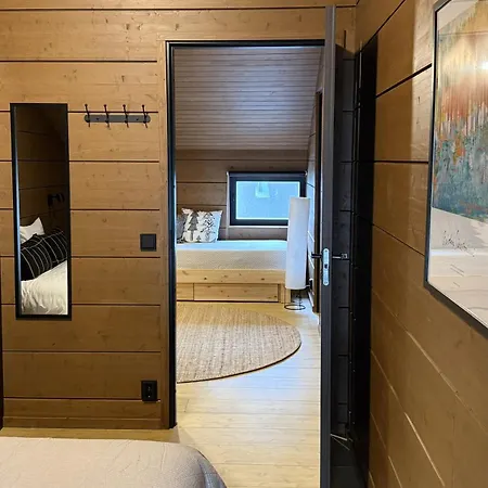 Willa Stylish 4br For 10 - Private Jacuzzi & Sauna *