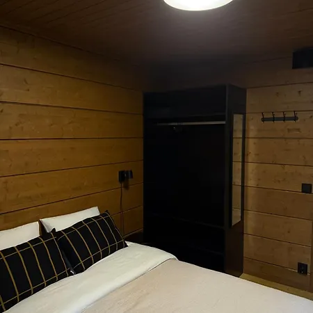 Stylish 4br For 10 - Private Jacuzzi & Sauna Willa *