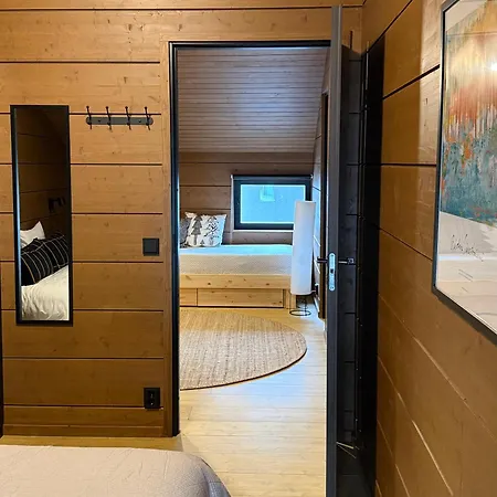 Stylish 4br For 10 - Private Jacuzzi & Sauna Äkäslompolo