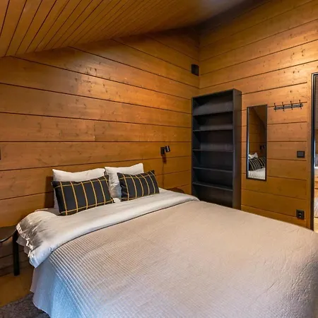 Villa Haltija - Stylish 4br With Jacuzzi & Sauna Äkäslompolo