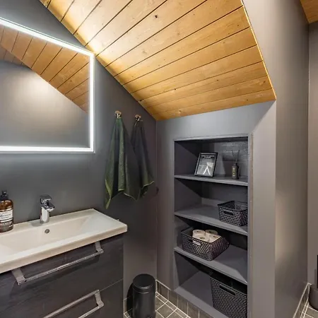 Haltija - Stylish 4br With Jacuzzi & Sauna *